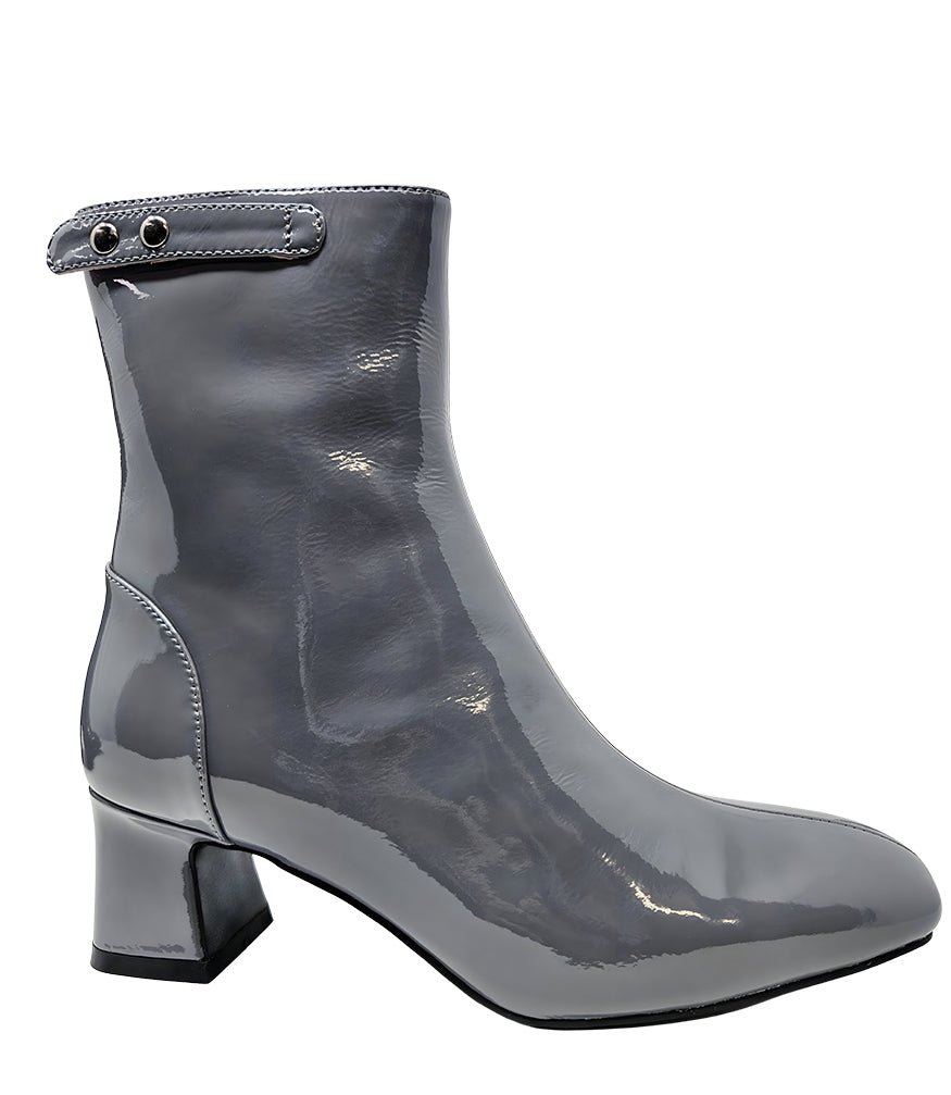 Zip front clearance patent boots