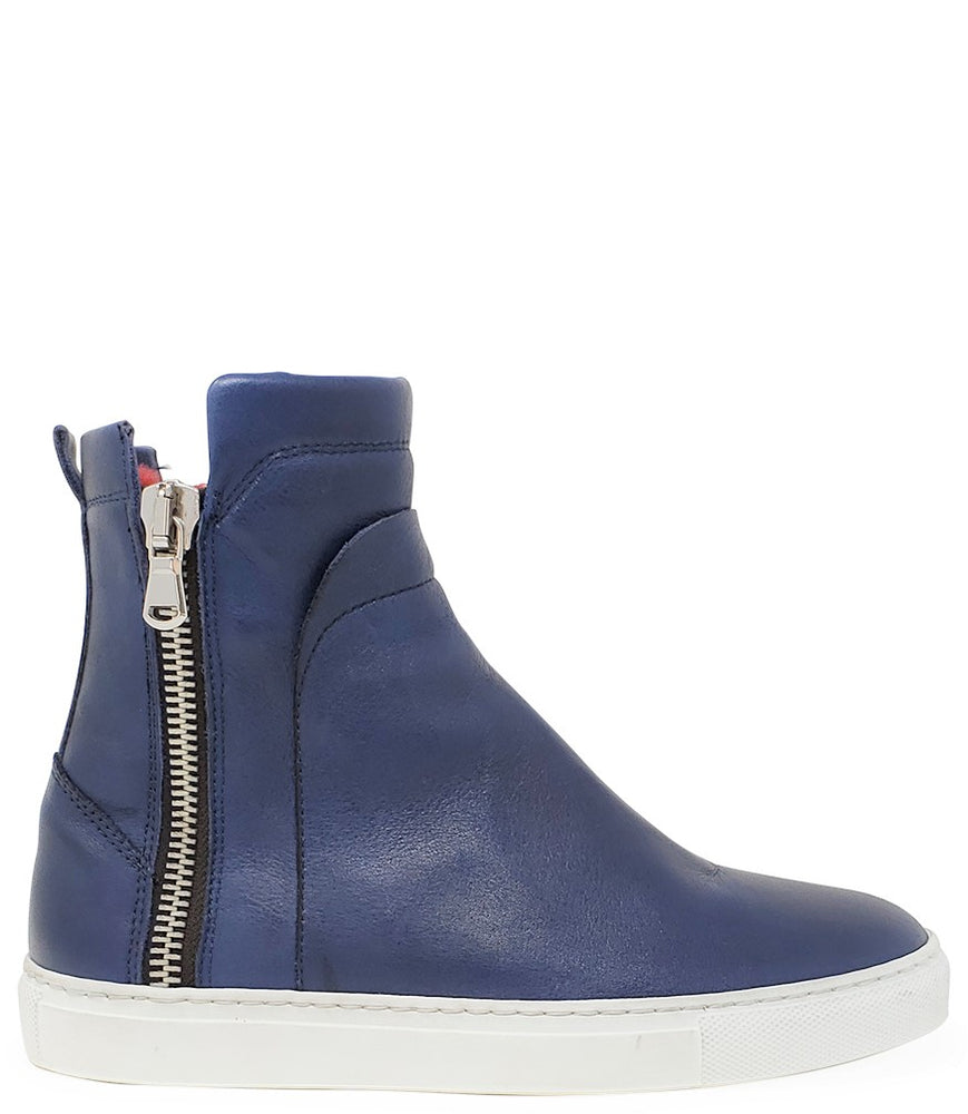 
                      
                        MADISON MAISON NAVY LEATHER W/ RED SHEARLING LINED DOUBLE ZIP HI TOP SNEAKER
                      
                    